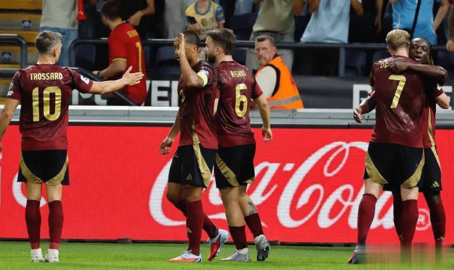 开云 晋级下一阶段引发热议!,德布劳内在美国队比赛中晋级下一阶段观众掌声雷动