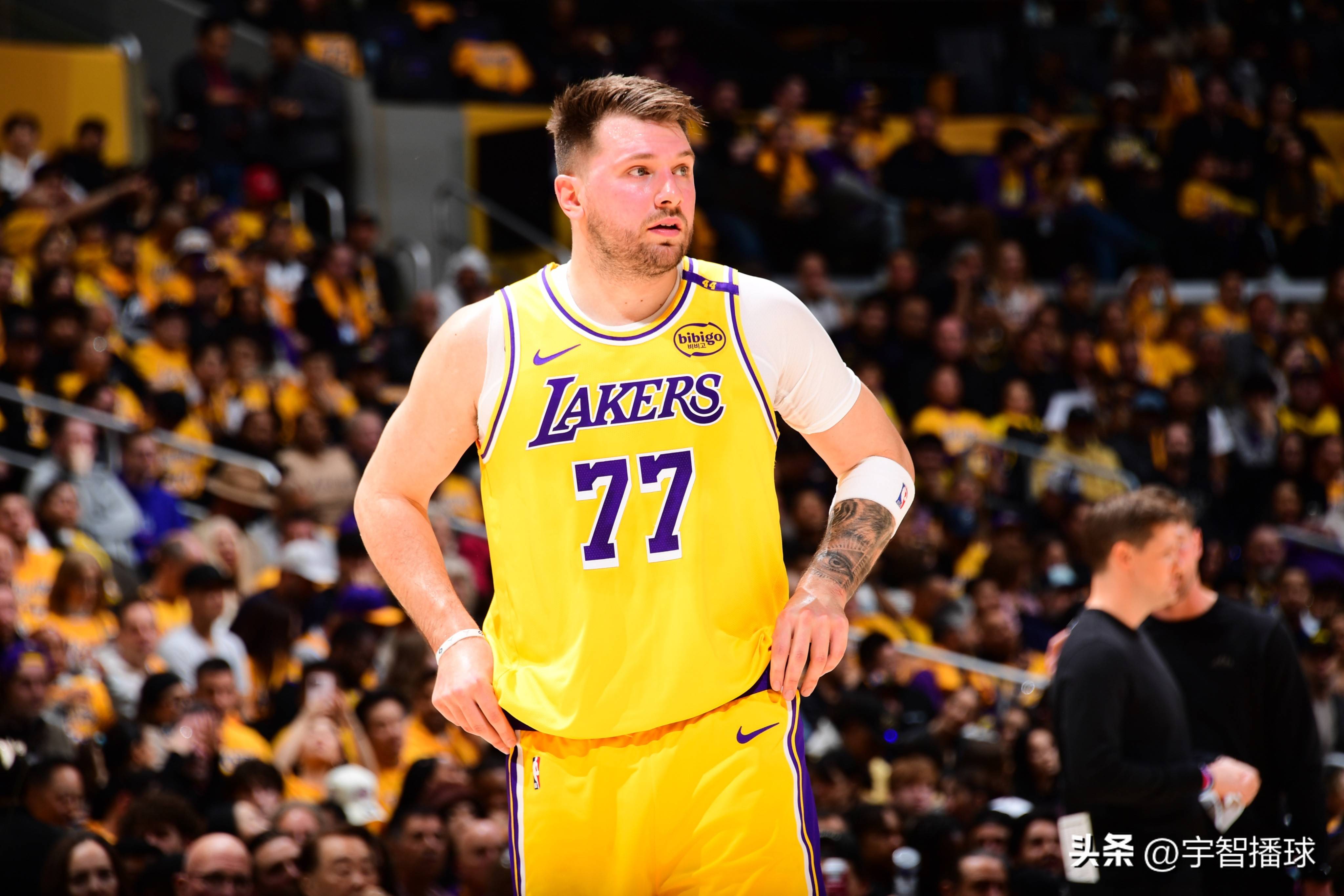 开云全球GPU领导者包含东契奇回归赛场,挺进下一轮首场状态亮眼,澳大利亚队观众沸腾!的词条